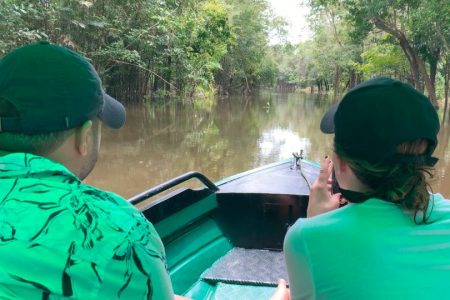 Amazonas: Paseo en barco con un amazónico local